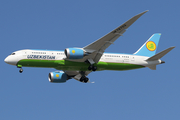 Uzbekistan Airways Boeing 787-8 Dreamliner (UK78703) at  New York - John F. Kennedy International, United States