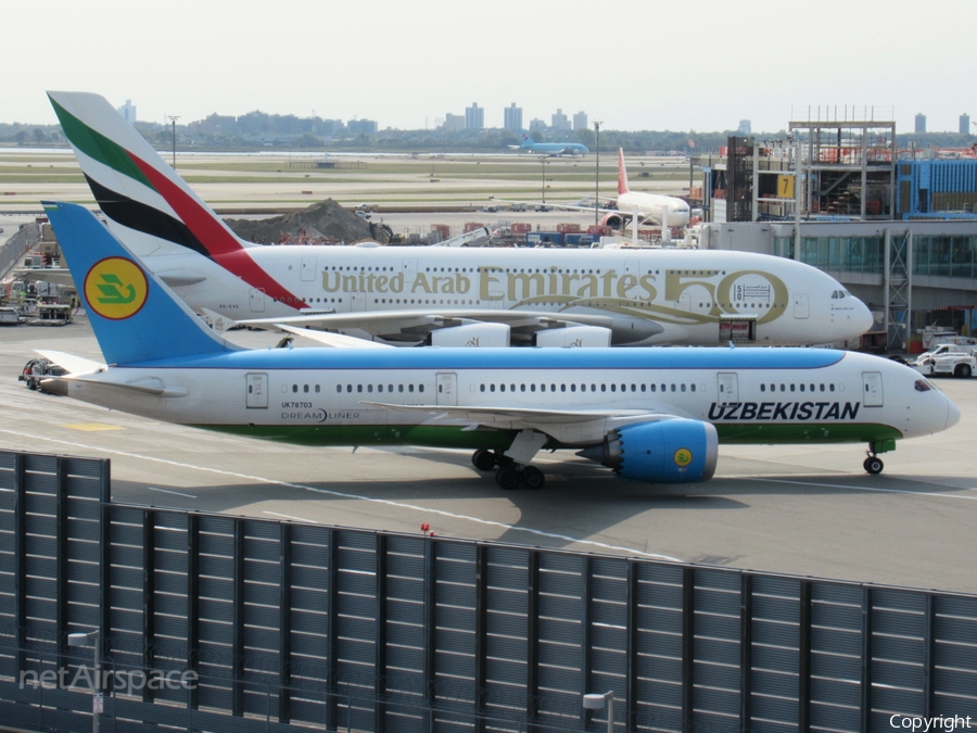 Uzbekistan Airways Boeing 787-8 Dreamliner (UK78703) | Photo 527546