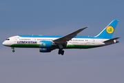Uzbekistan Airways Boeing 787-8 Dreamliner (UK78704) at  New York - John F. Kennedy International, United States