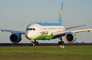 Uzbekistan Airways Boeing 787-8 Dreamliner (UK78706) at  Berlin Brandenburg, Germany