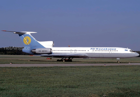 Kazakhstan Airlines Tupolev Tu-154M (UN-85781) at  Hannover - Langenhagen, Germany