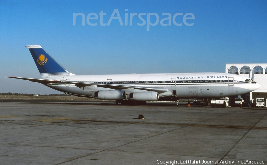Kazakhstan Airlines Ilyushin Il-86 (UN-86068) | Photo 412071