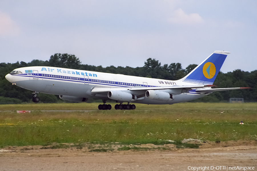 Air Kazakstan Ilyushin Il-86 (UN-86071) | Photo 412621