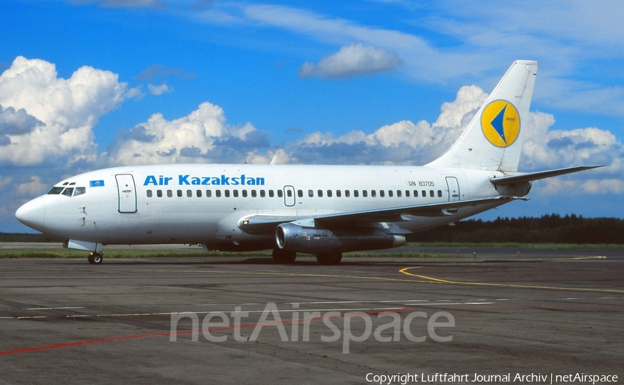 Air Kazakstan Boeing 737-2Q8(Adv) (UN-B3705) | Photo 409967