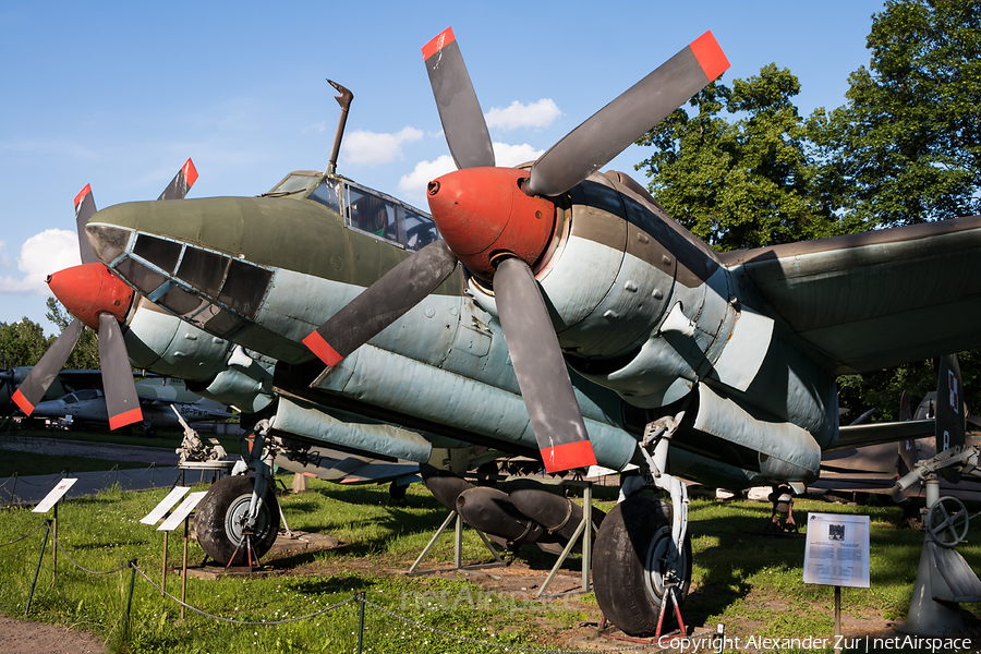 Polish Air Force (Siły Powietrzne) Petlyakov Pe-2FT (UNKNOWN) | Photo 326933
