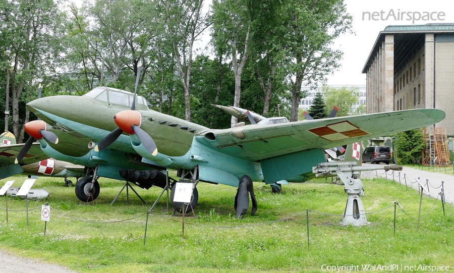 Polish Air Force (Siły Powietrzne) Petlyakov Pe-2FT (UNKNOWN) | Photo 450837