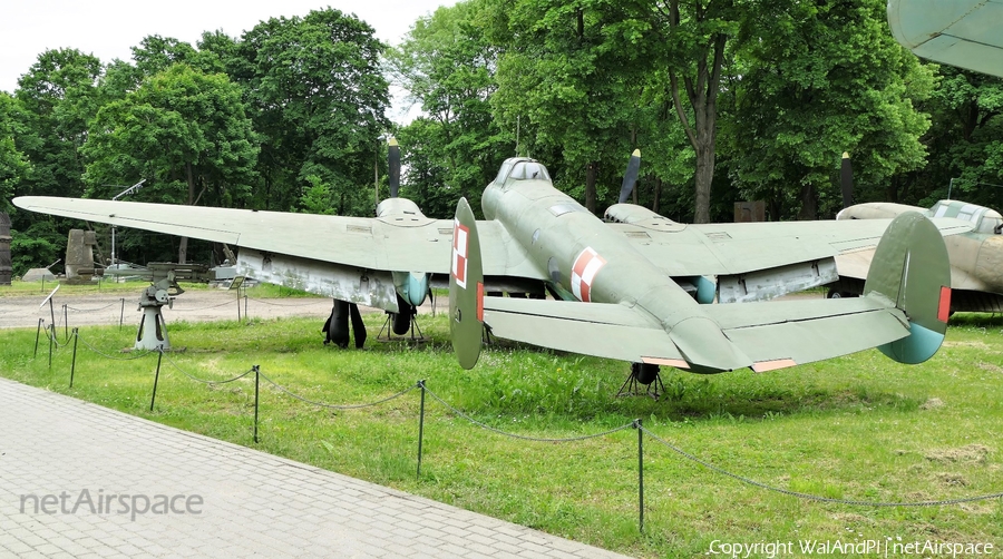 Polish Air Force (Siły Powietrzne) Petlyakov Pe-2FT (UNKNOWN) | Photo 450839