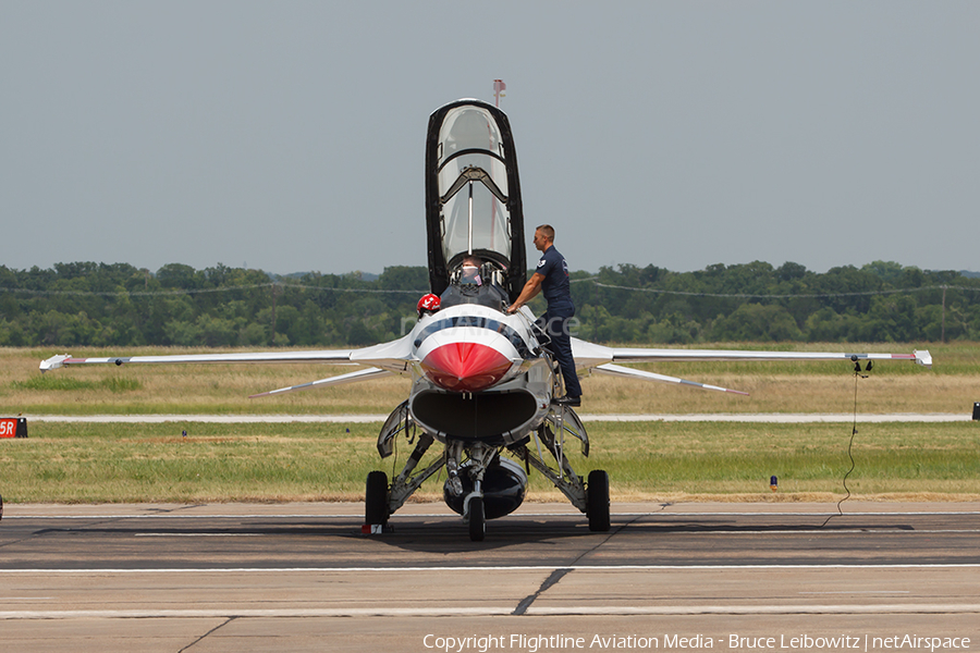 United States Air Force General Dynamics F-16D Fighting Falcon (UNKNOWN) | Photo 99090