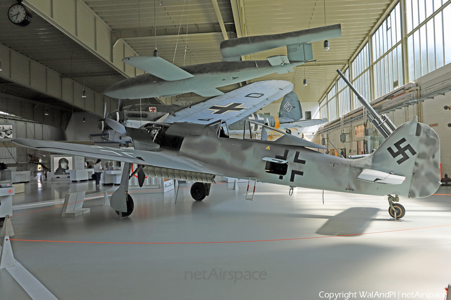 Luftwaffe Focke-Wulf Fw 190A-8 (UNMARKED) | Photo 466247
