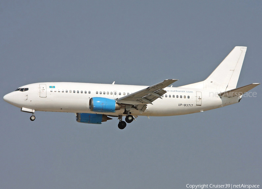 Sunkar Air Boeing 737-322 (UP-B3717) | Photo 365963