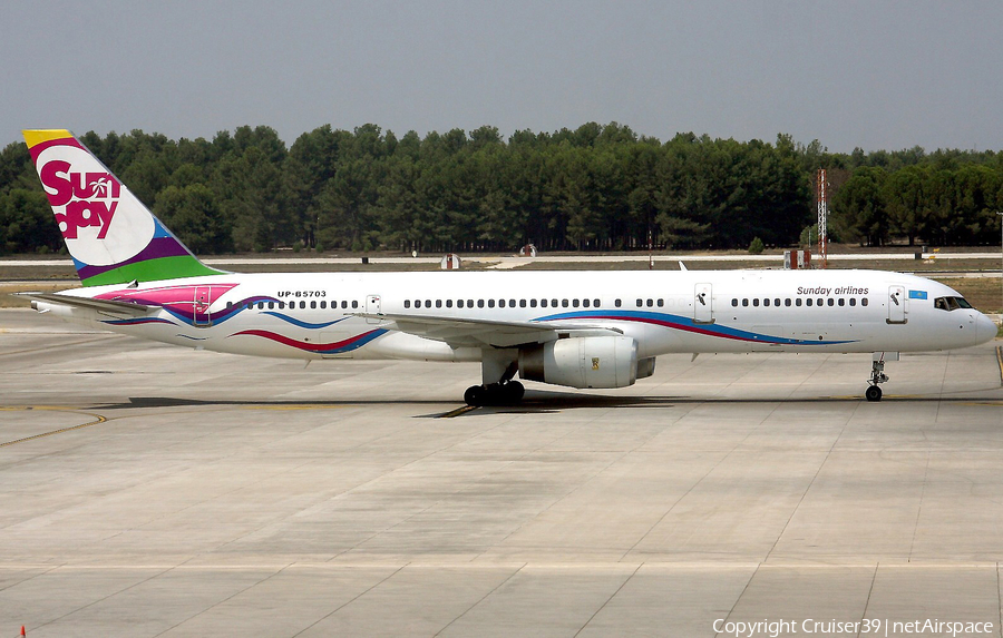 Sunday Airlines Boeing 757-21B (UP-B5703) | Photo 89309