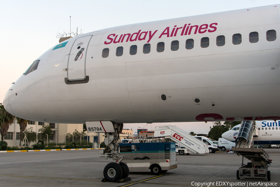 Sunday Airlines Boeing 757-21B (UP-B5704) | Photo 335385