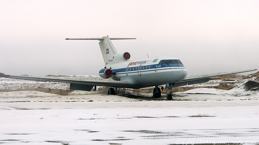 Semeyavia Yakovlev Yak-40K (UP-Y4017) | Photo 273995