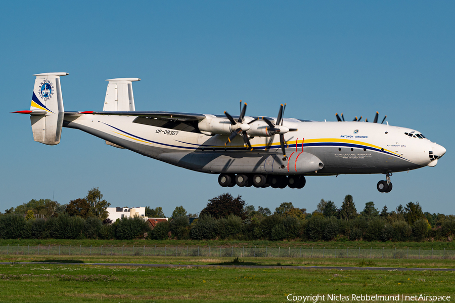 Antonov Airlines Antonov An-22A (UR-09307) | Photo 402673