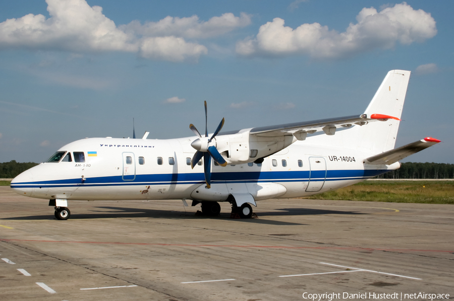 Ukrtranslizing Antonov An-140 (UR-14004) | Photo 561096