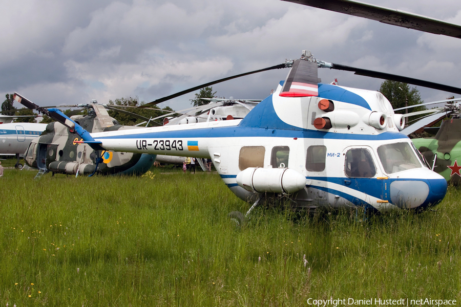 (Private) PZL-Swidnik (Mil) Mi-2 Hoplite (UR-23943) | Photo 502305