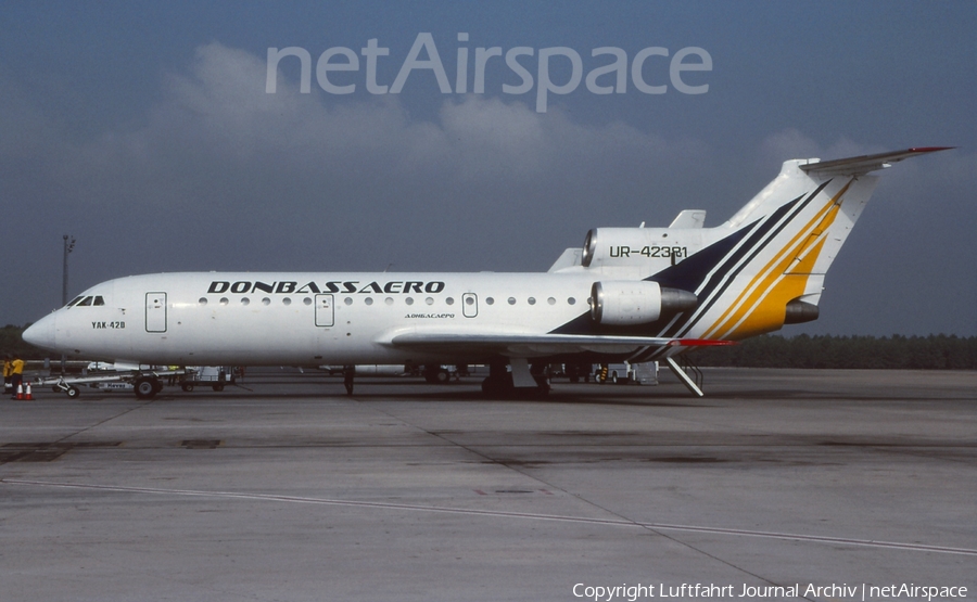 DonbassAero Yakovlev Yak-42D (UR-42381) | Photo 409534