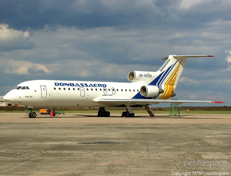 DonbassAero Yakovlev Yak-42D (UR-42530) | Photo 36927