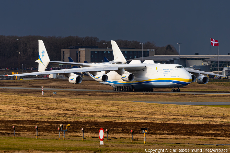 Antonov Airlines Antonov An-225 (UR-82060) | Photo 493144