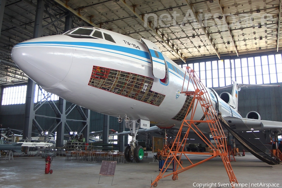 Ukraine - National Aviation University Tupolev Tu-154A (UR-85009) | Photo 246687