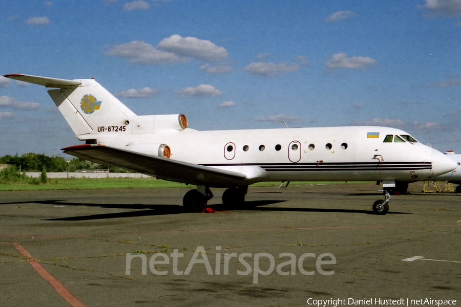 Kirovograd Avia Yakovlev Yak-40 (UR-87245) | Photo 412055