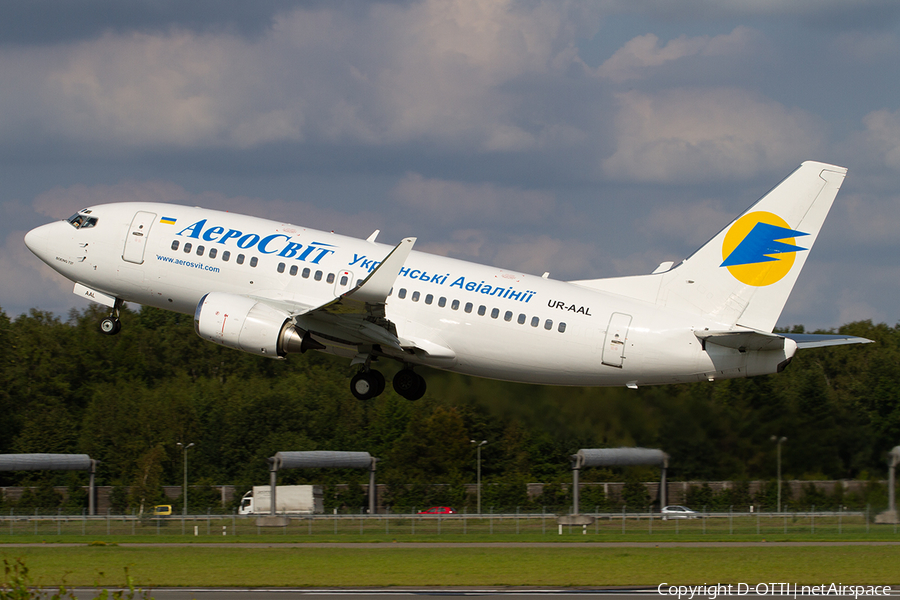 Aerosvit Airlines Boeing 737-548 (UR-AAL) | Photo 368290