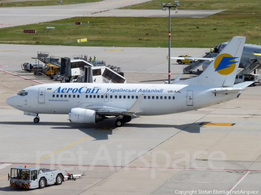 Aerosvit Airlines Boeing 737-548 (UR-AAL) | Photo 271392