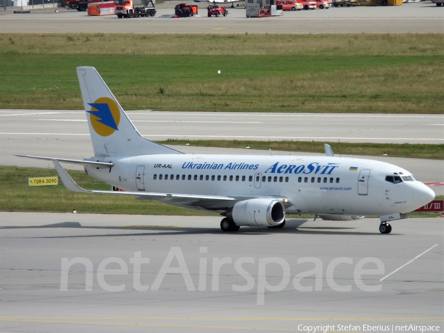 Aerosvit Airlines Boeing 737-548 (UR-AAL) | Photo 271393