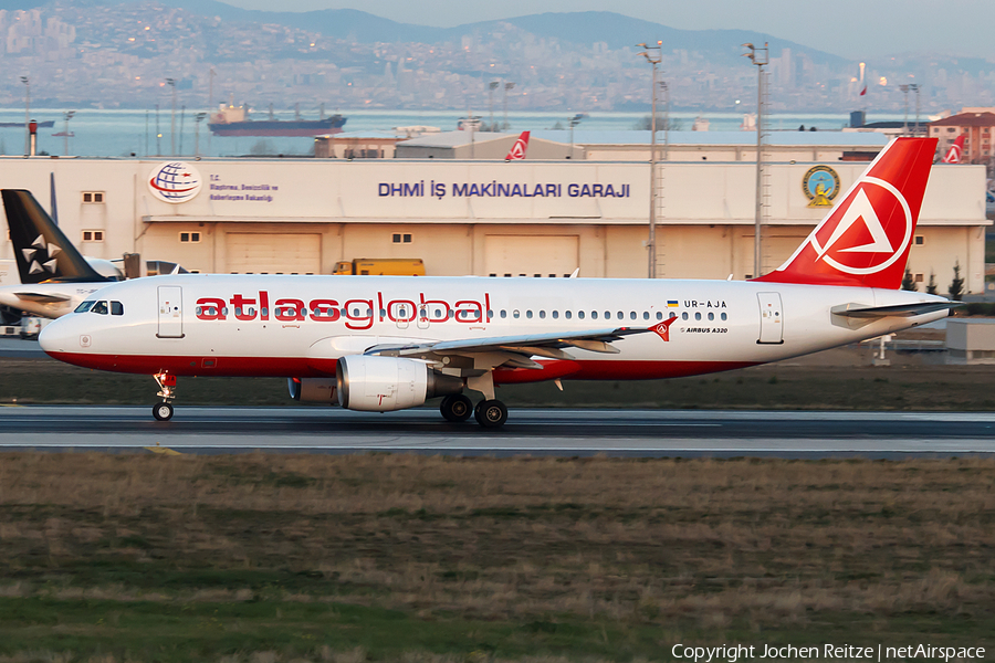 AtlasGlobal Ukraine Airbus A320-214 (UR-AJA) | Photo 77815
