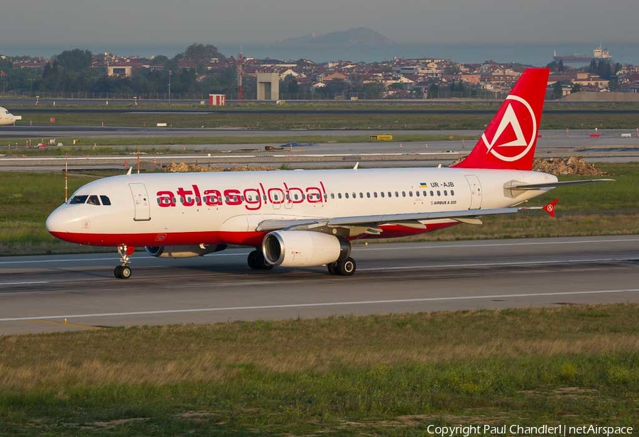 AtlasGlobal Ukraine Airbus A320-233 (UR-AJB) | Photo 76665