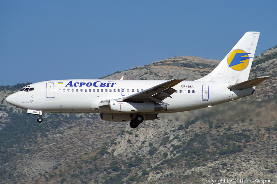 Aerosvit Airlines Boeing 737-2L9(Adv) (UR-BFA) | Photo 516054