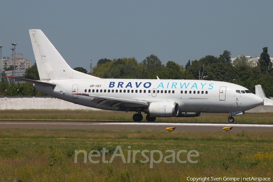 Bravo Airways Boeing 737-548 (UR-CGY) | Photo 248271