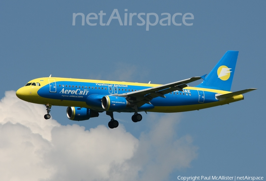 Aerosvit Airlines Airbus A320-211 (UR-DAE) | Photo 3778