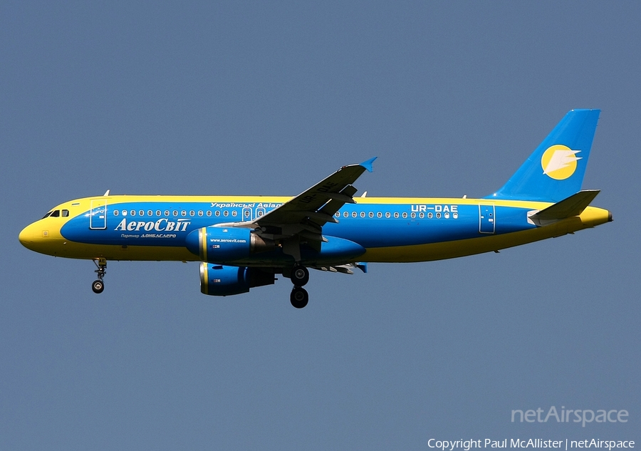 Aerosvit Airlines Airbus A320-211 (UR-DAE) | Photo 63819