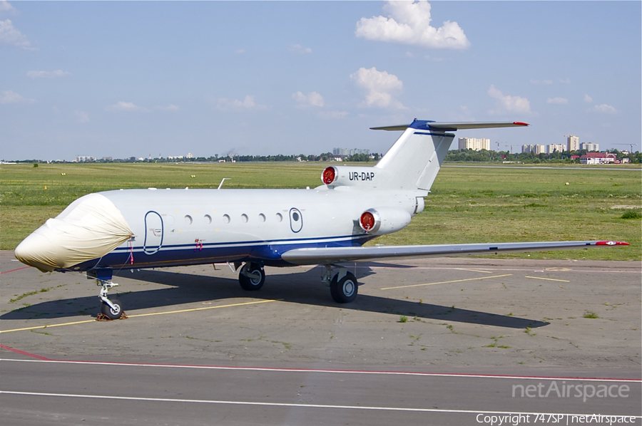 (Private) Yakovlev Yak-40 (UR-DAP) | Photo 33585