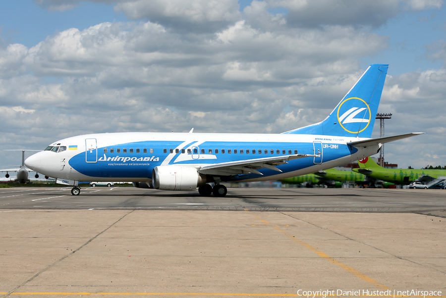 Dniproavia Boeing 737-5Y0 (UR-DNH) | Photo 448808