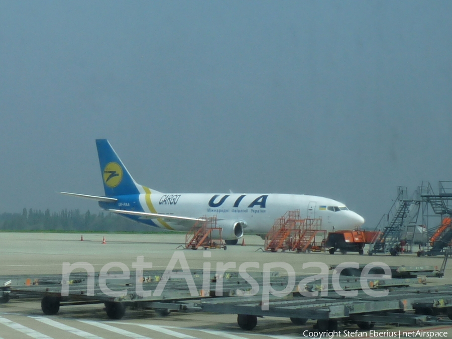 Ukraine International Airlines Boeing 737-3Y0(SF) (UR-FAA) | Photo 378252