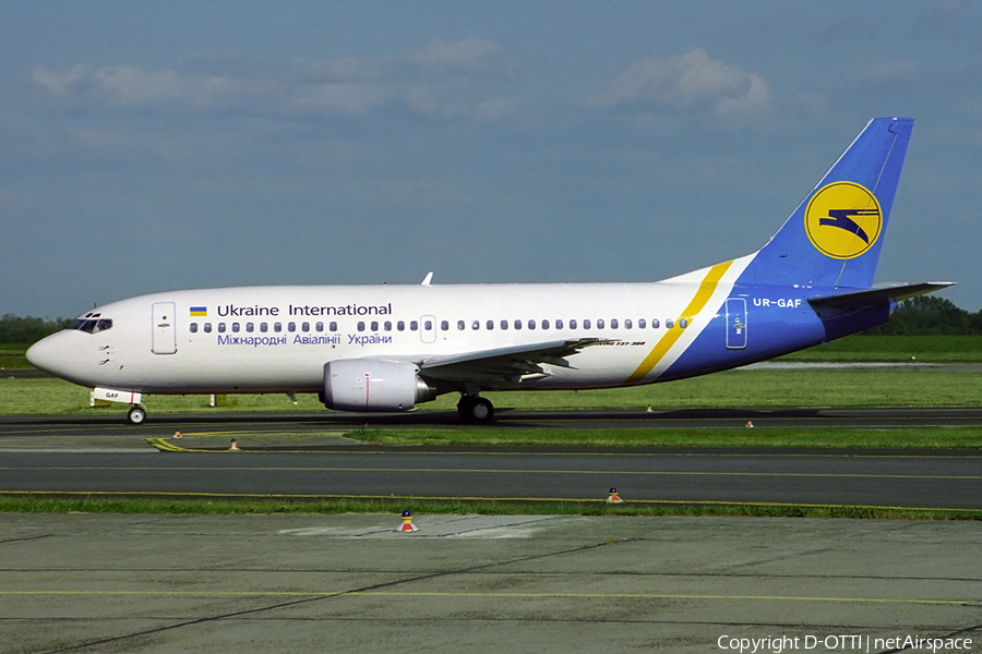 Ukraine International Airlines Boeing 737-35B (UR-GAF) | Photo 324046