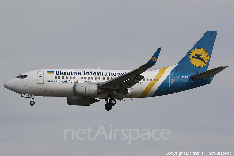 Ukraine International Airlines Boeing 737-528 (UR-GAT) | Photo 398126