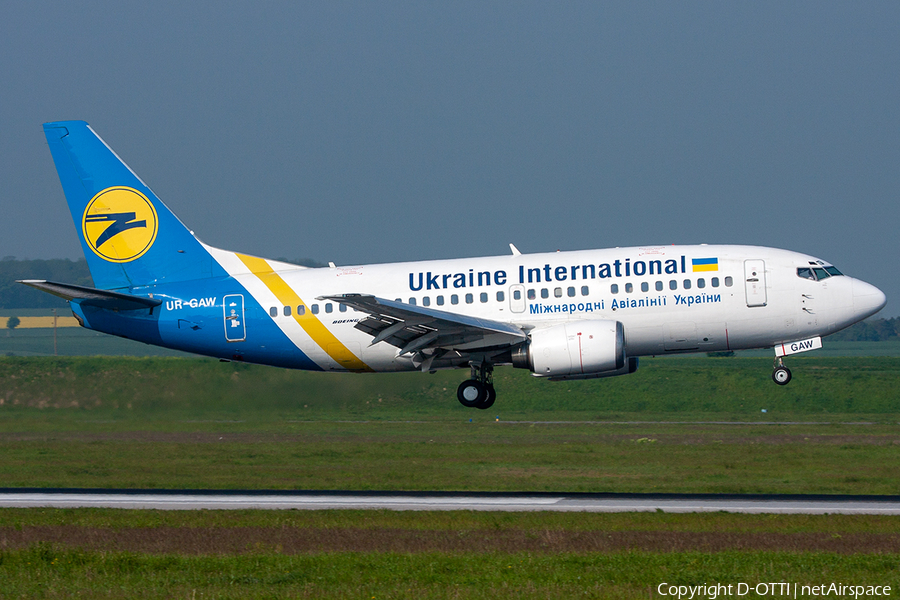 Ukraine International Airlines Boeing 737-5Y0 (UR-GAW) | Photo 254970