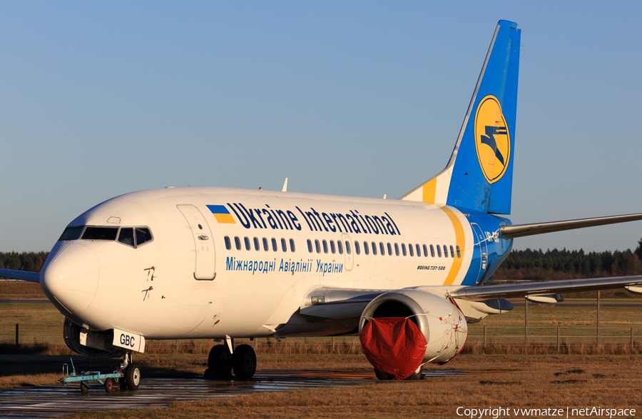 Ukraine International Airlines Boeing 737-5L9 (UR-GBC) | Photo 132424