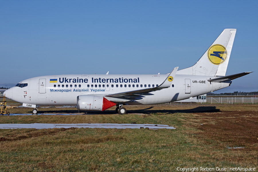 Ukraine International Airlines Boeing 737-548 (UR-GBE) | Photo 63914