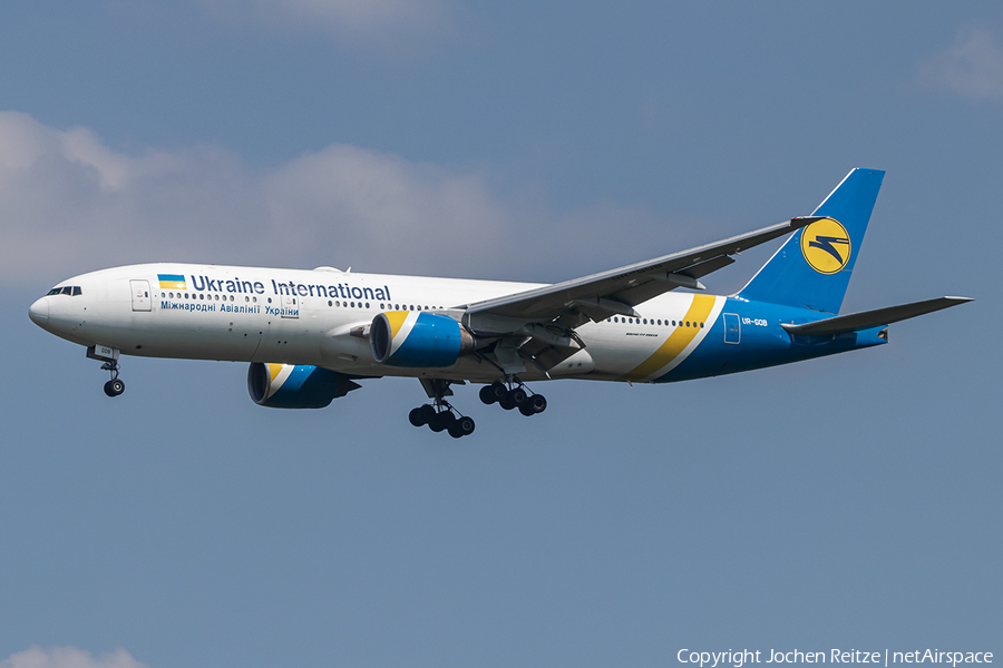 Ukraine International Airlines Boeing 777-28E(ER) (UR-GOB) | Photo 327147