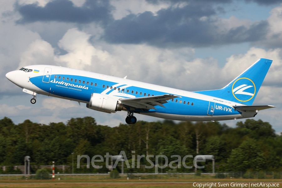 Dniproavia Boeing 737-3L9 (UR-IVK) | Photo 11428