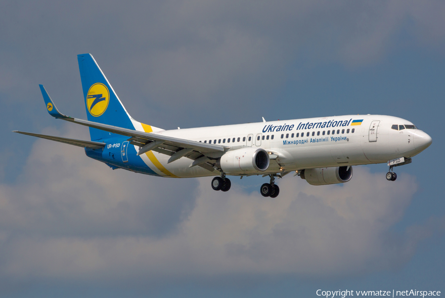 Ukraine International Airlines Boeing 737-8HX (UR-PSD) | Photo 426530