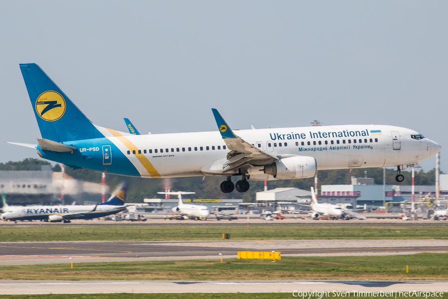 Ukraine International Airlines Boeing 737-8HX (UR-PSD) | Photo 350310