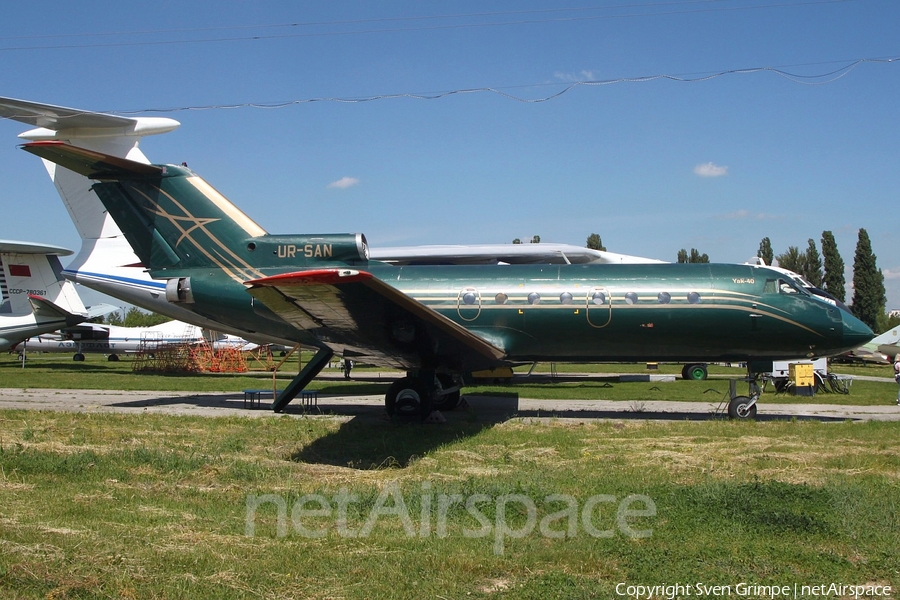 (Private) Yakovlev Yak-40 (UR-SAN) | Photo 248186
