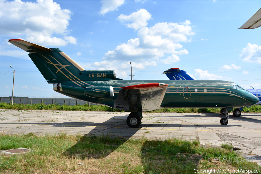 (Private) Yakovlev Yak-40 (UR-SAN) | Photo 33587