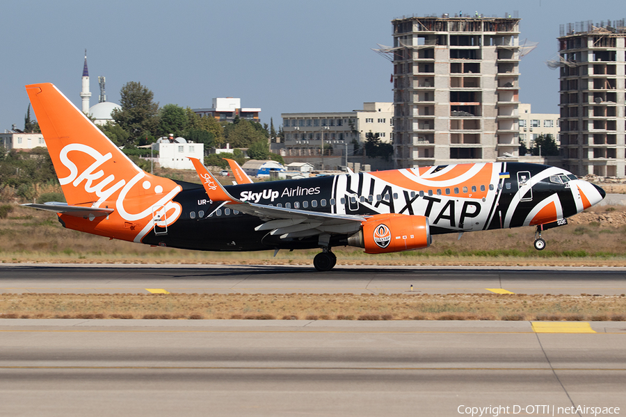 SkyUp Airlines Boeing 737-75C (UR-SQE) | Photo 593218
