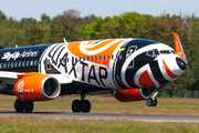 SkyUp Airlines Boeing 737-75C (UR-SQE) at  Hamburg - Fuhlsbuettel (Helmut Schmidt), Germany